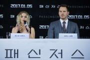 Крис Пратт, Дженнифер Лоуренс (Chris Pratt, Jennifer Lawrence) Passengers Photocall & Press Conference at CGV Theater (Seoul, 16.12.2016) (68xHQ) Cb0127536486070