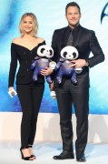 Крис Пратт, Дженнифер Лоуренс (Chris Pratt, Jennifer Lawrence) 'Passengers' Press Conference in Beijing, 17.12.2016 (101xHQ) E04012536489869