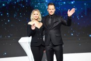 Крис Пратт, Дженнифер Лоуренс (Chris Pratt, Jennifer Lawrence) 'Passengers' Press Conference in Beijing, 17.12.2016 (101xHQ) Ff1a53536488880