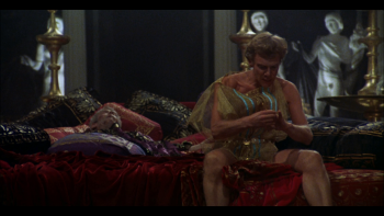 Caligula 1979 FRE Uncensored 1080p Blu-ray AVC DTS-HD MA 5.1 screenshots.