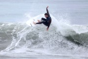 Liam and Luke Hemsworth shredding the waves in Malibu Beach (2/21/17)