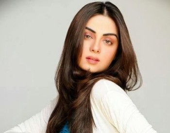 Rida Isfahani – Nude Selfies Pics | UpskirtSTARS