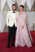 Джейми Дорнан (Jamie Dornan) 89th Annual Academy Awards in Hollywood, 26.02.2017 (151) 9d9f54538905284