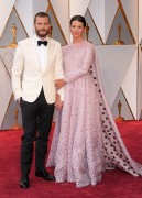 Джейми Дорнан (Jamie Dornan) 89th Annual Academy Awards in Hollywood, 26.02.2017 (151) Abe1bc538905049