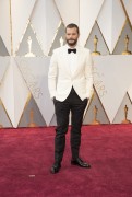 Джейми Дорнан (Jamie Dornan) 89th Annual Academy Awards in Hollywood, 26.02.2017 (151) B6be78538906041