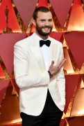 Джейми Дорнан (Jamie Dornan) 89th Annual Academy Awards in Hollywood, 26.02.2017 (151) Ceec2e538904439