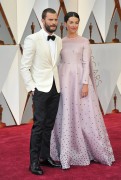 Джейми Дорнан (Jamie Dornan) 89th Annual Academy Awards in Hollywood, 26.02.2017 (151) E5e777538904978