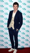 Эдди Редмэйн (Eddie Redmayne) Attend Into Film Awards in London, England, 14.03.2017 (38xHQ) 141882538917422