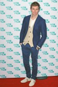 Эдди Редмэйн (Eddie Redmayne) Attend Into Film Awards in London, England, 14.03.2017 (38xHQ) 1b52a6538917479