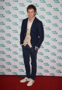 Эдди Редмэйн (Eddie Redmayne) Attend Into Film Awards in London, England, 14.03.2017 (38xHQ) 79e8f6538917635