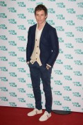 Эдди Редмэйн (Eddie Redmayne) Attend Into Film Awards in London, England, 14.03.2017 (38xHQ) 7cf119538917647