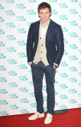 Эдди Редмэйн (Eddie Redmayne) Attend Into Film Awards in London, England, 14.03.2017 (38xHQ) E7aeee538917474