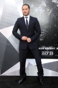 Том Харди (Tom Hardy) The Dark Knight Rises Premiere in New York (2012.07.16.) - 49xНQ 263c1d539925930