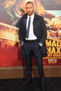 Том Харди (Tom Hardy) Mad Max Fury Road Premiere (Hollywood, May 7, 2015) - 247xНQ C9fc9a539923784