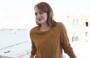 Эмма Стоун (Emma Stone) 'La La Land' Press Conference (Italy - September 1, 2016) Fa79ce540479211