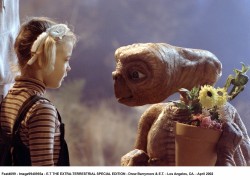 Инопланетянин / E.T. the Extra-Terrestrial (Дрю Бэрримор, 1982)  Dc4cab540578746
